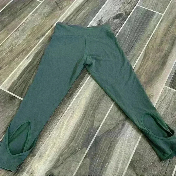 Victoria’s Secret Sport Loop Hole Leggings - XSmall - Picture 5 of 7